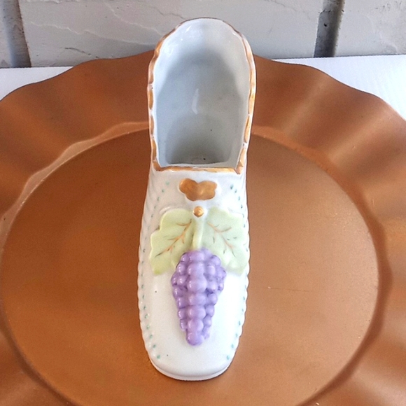 Vintage - Victorian Style Shoe Porcelain with Grape Cluster - Picture 12 of 13